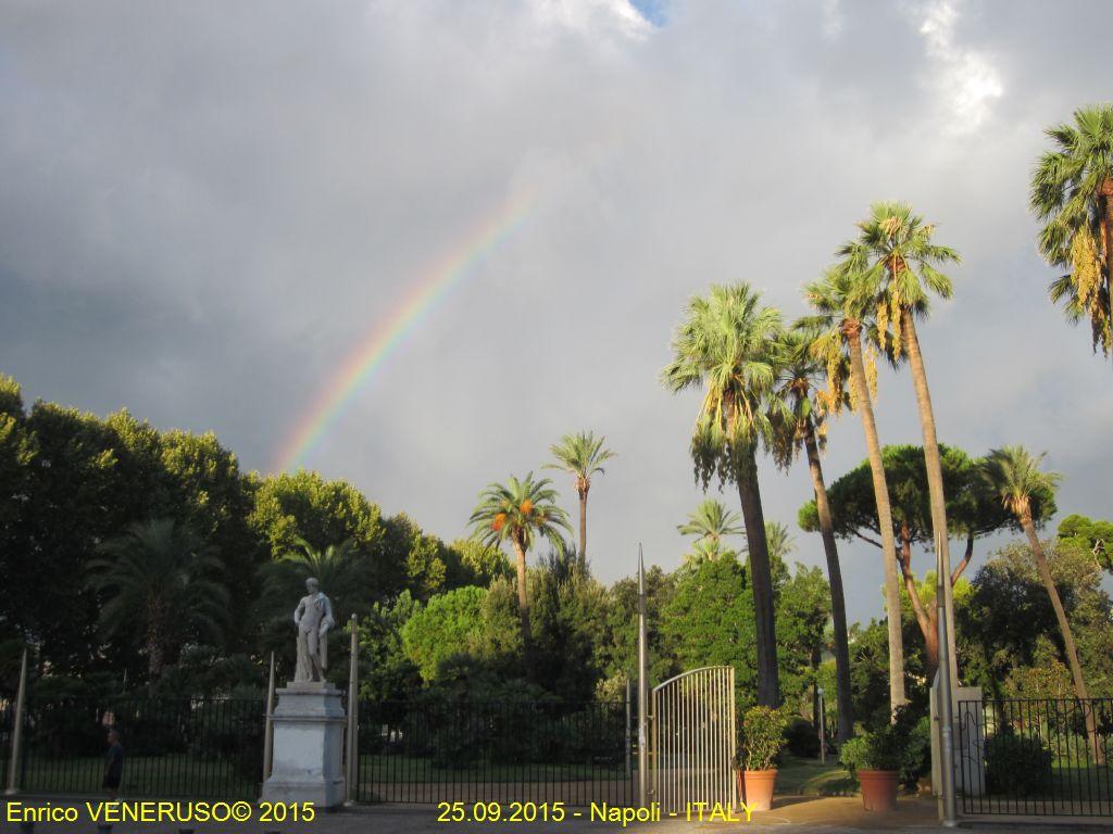 Napoli - Arcobaleno dalla villa Comunale.jpg